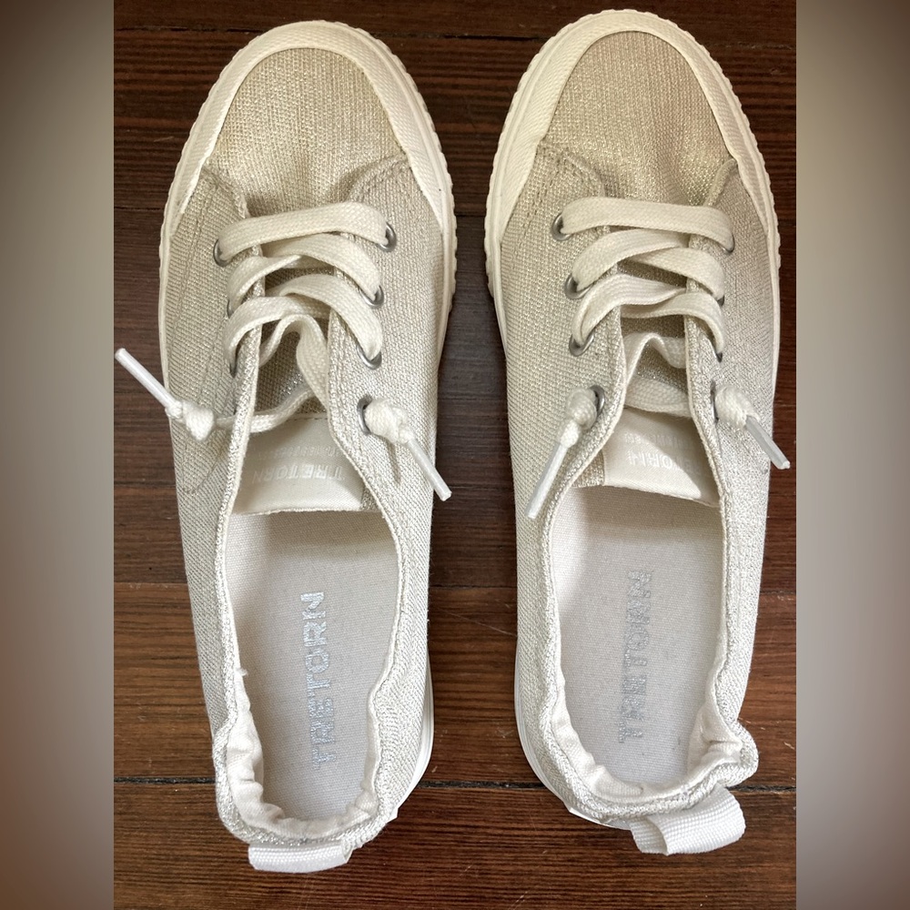 Brand new Tretorn Sparkle Glitter Canvas Slip On Sneakers